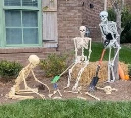 We've got to lift everybody's spirit': Super decorators offer spooky fun  despite a COVID-altered Halloween