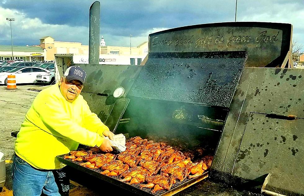 In Owensboro, Jerry Morris is Gonna Beat the Ice Storm with Boston Butts