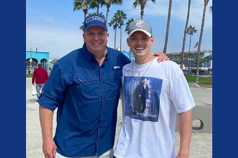 RANDOM ENCOUNTER: Owensboro’s Jon Brennan Runs Into a New Jersey Man in California with an Original ‘Real World’ T-Shirt