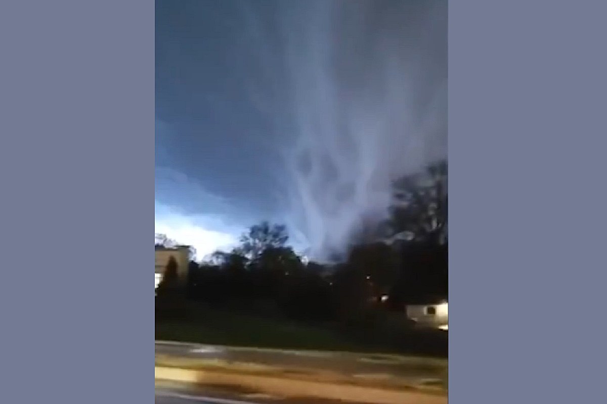 Tornado Rips Through Louisville [VIDEO]