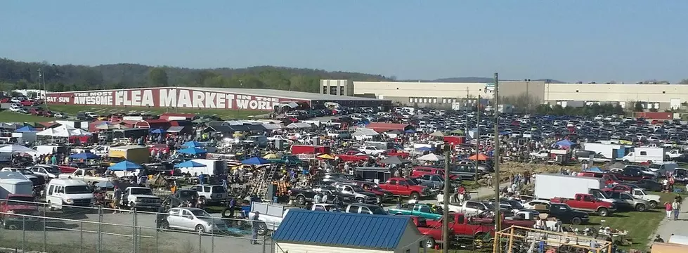 Huge Kentucky Flea Market Offers Over 350 Inside Booths & It’s Open All Year Round