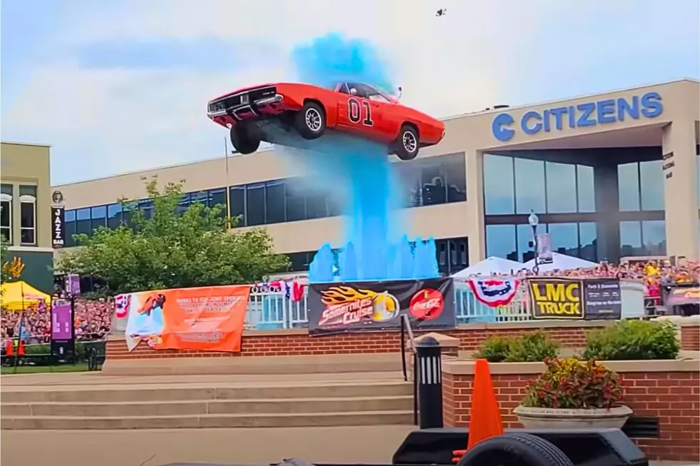 Watch as Kentucky Town Thrills to Stunt Driver Launching General Lee Replica Over Enormous Fountain