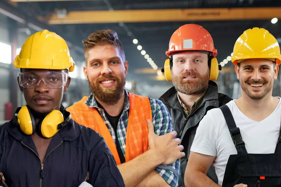 She Thinks Her Factory Worker’s Sexy Photo Contest