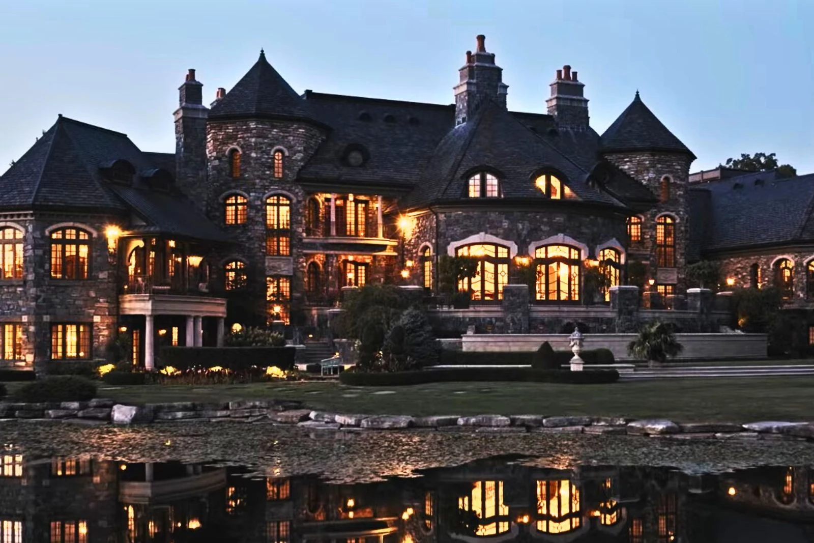 See Inside Pizza Hut Franchise Pioneer's $6.7M Indiana Mansion