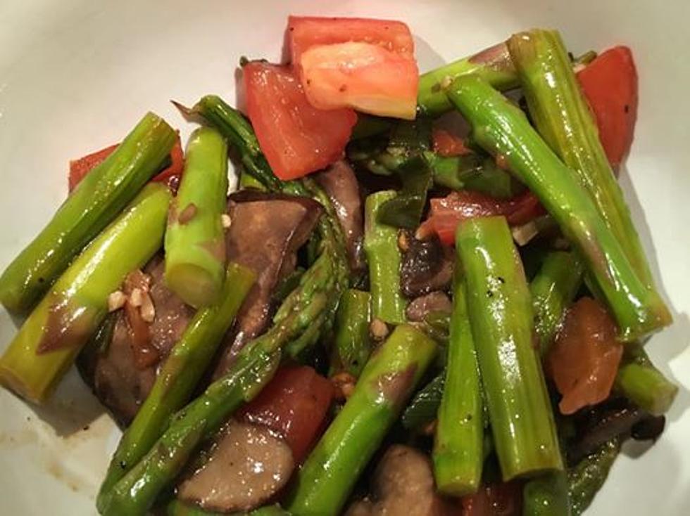 What&#8217;s Cookin&#8217;? Asparagus Tomato Stir-Fry [Recipe]