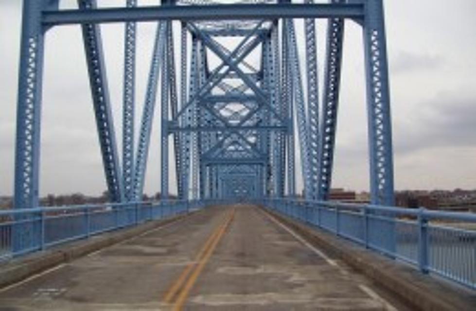 Northbound Lane of Owensboro Blue Bridge Closed Until 1:00 p.m. Wednesday