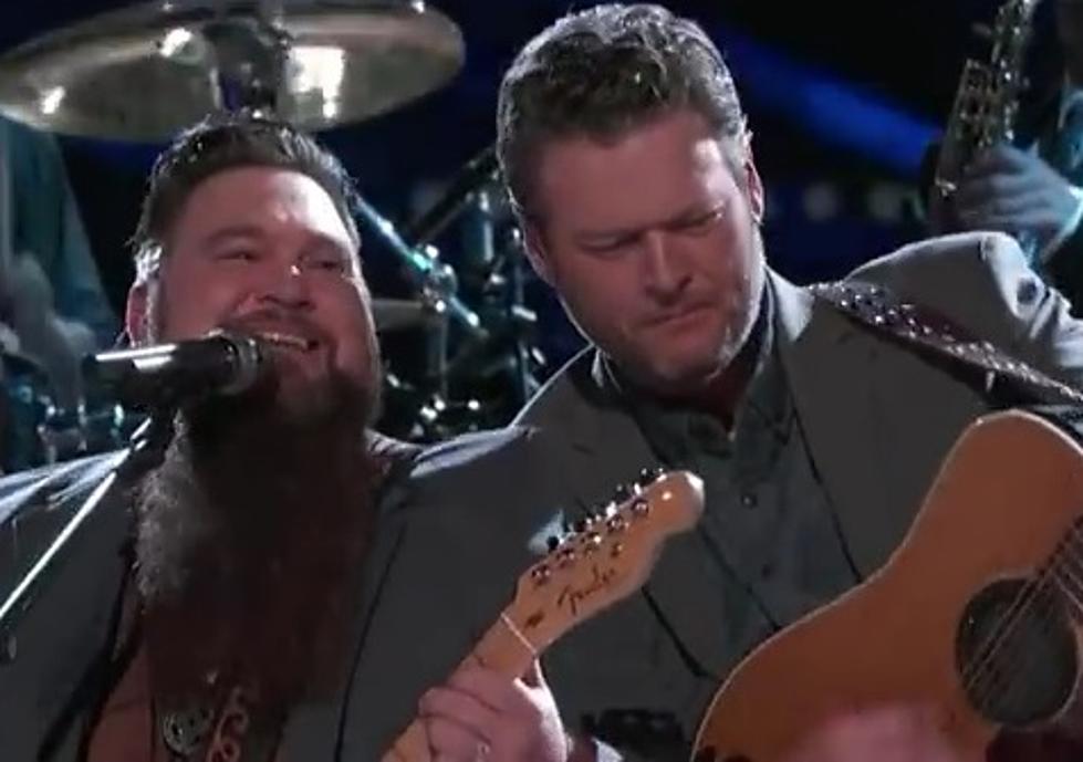 Sundance Head, Winner of Season 11 of &#8216;The Voice&#8217;, Performing in Central City, Kentucky [VIDEO]