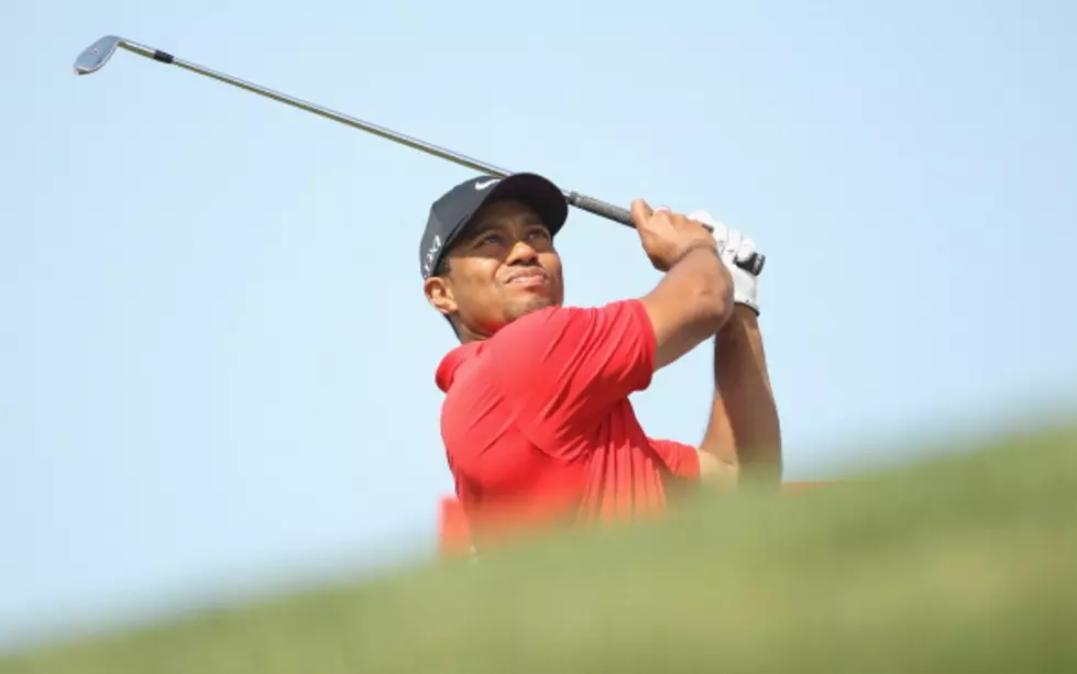 Tiger Woods Spits Before Putt