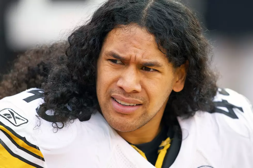 Pittsburgh Steelers&#8217; Troy Polamalu Scares Visitors Of Wax Museum [VIDEO]