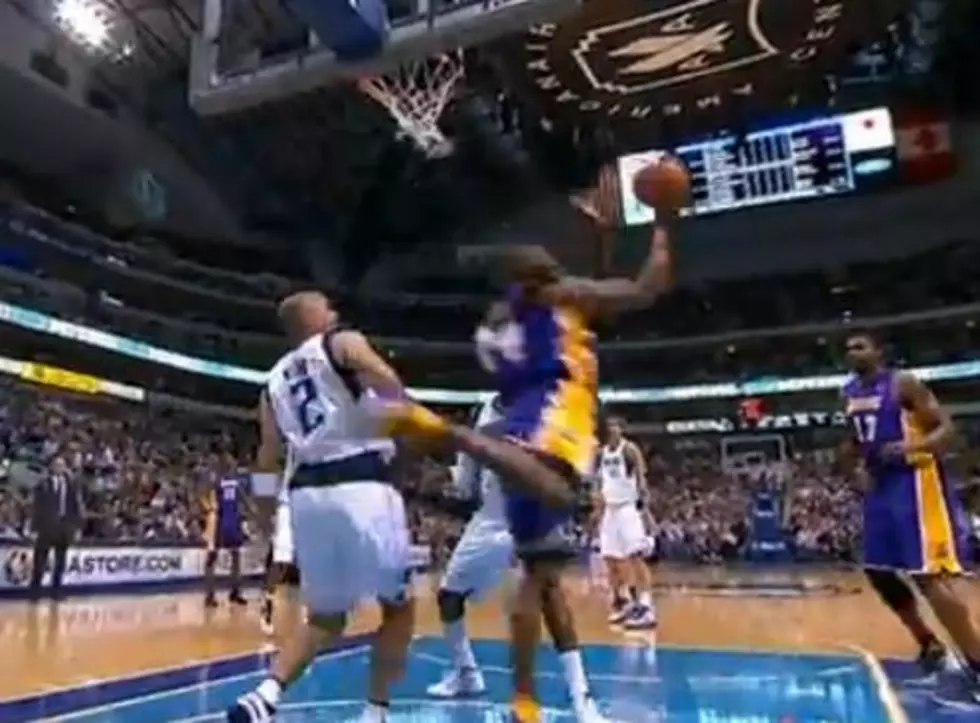 Kobe Bryant’s Absurd Reverse [VIDEO]