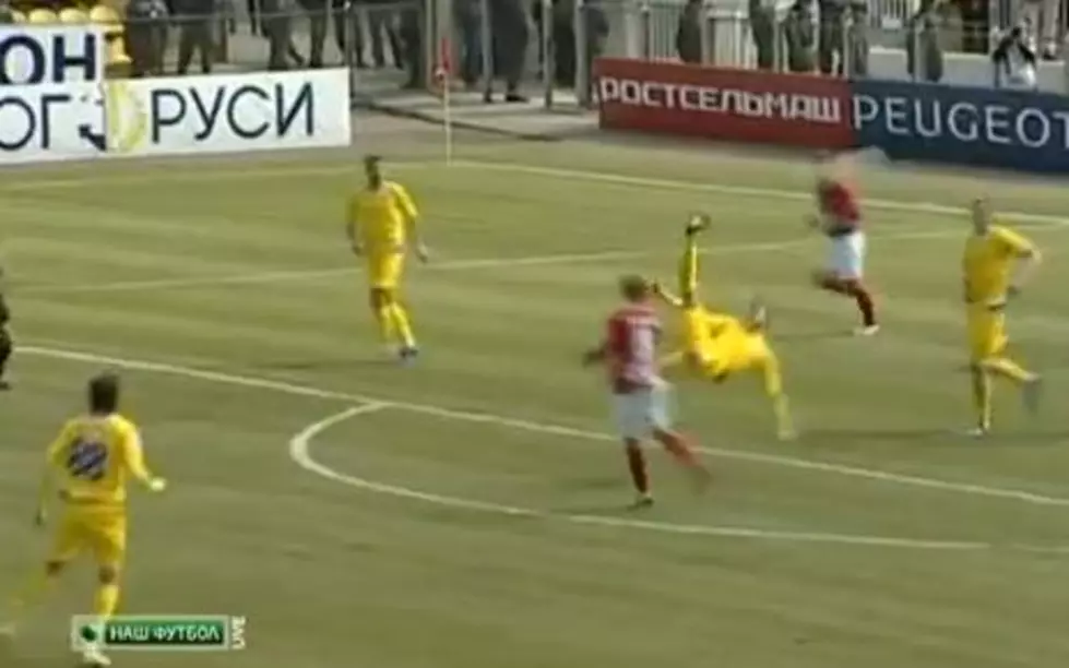 Amazing Overhead Kick For Goal In Russian Soccer – Play Of The Week