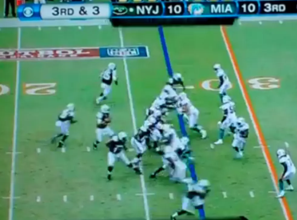Mark Sanchez Hits Tim Tebow In Head With Pass [VIDEO]