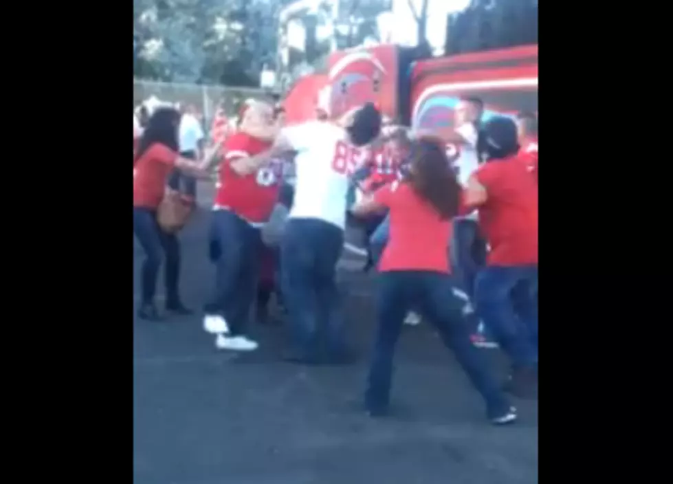 Giants & 49ers Fans Brawl Outside Stadium [VIDEO]