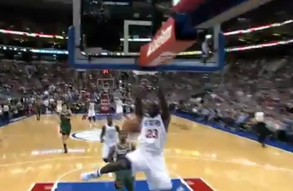 Jason Richardson Shows Off with 360 Slam [VIDEO]