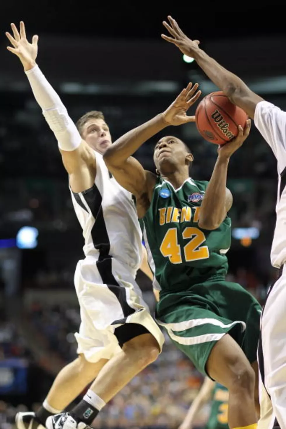 Siena Stops Marist, 79-75