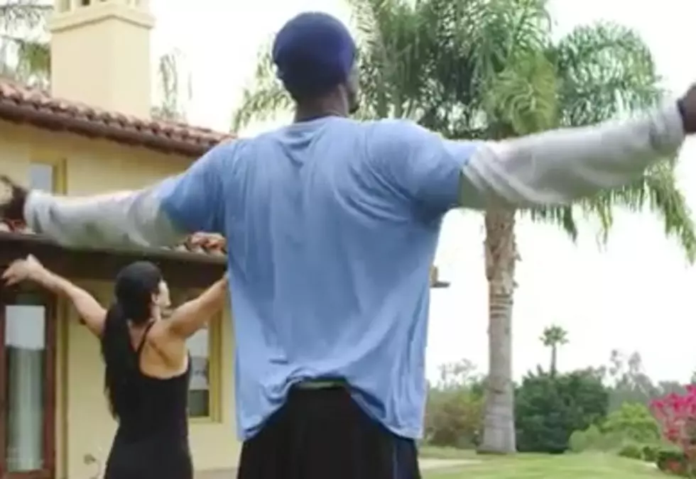 Kevin Garnett Does Yoga [VIDEO]