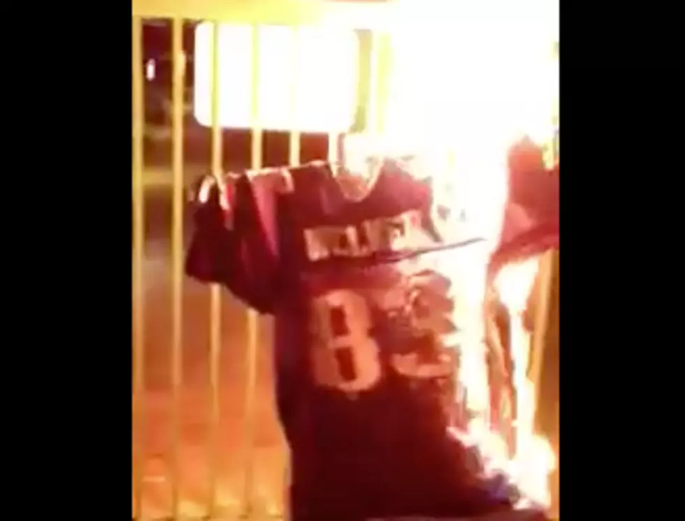 Wes Welker Jersey Set On Fire [VIDEO]