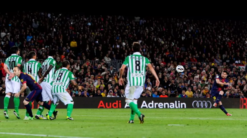 Lionel Messi Returns From Injury, Scores Amazing Free Kick Goal [VIDEO]