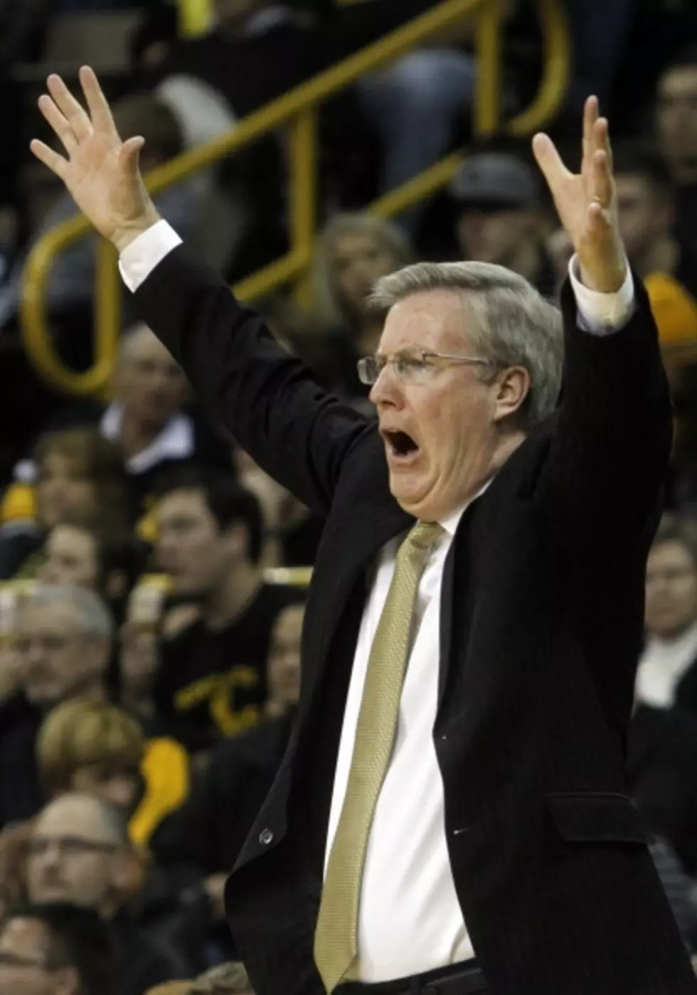 Former Siena Coach Fran McCaffery Explodes On The Sidelines [VIDEO]