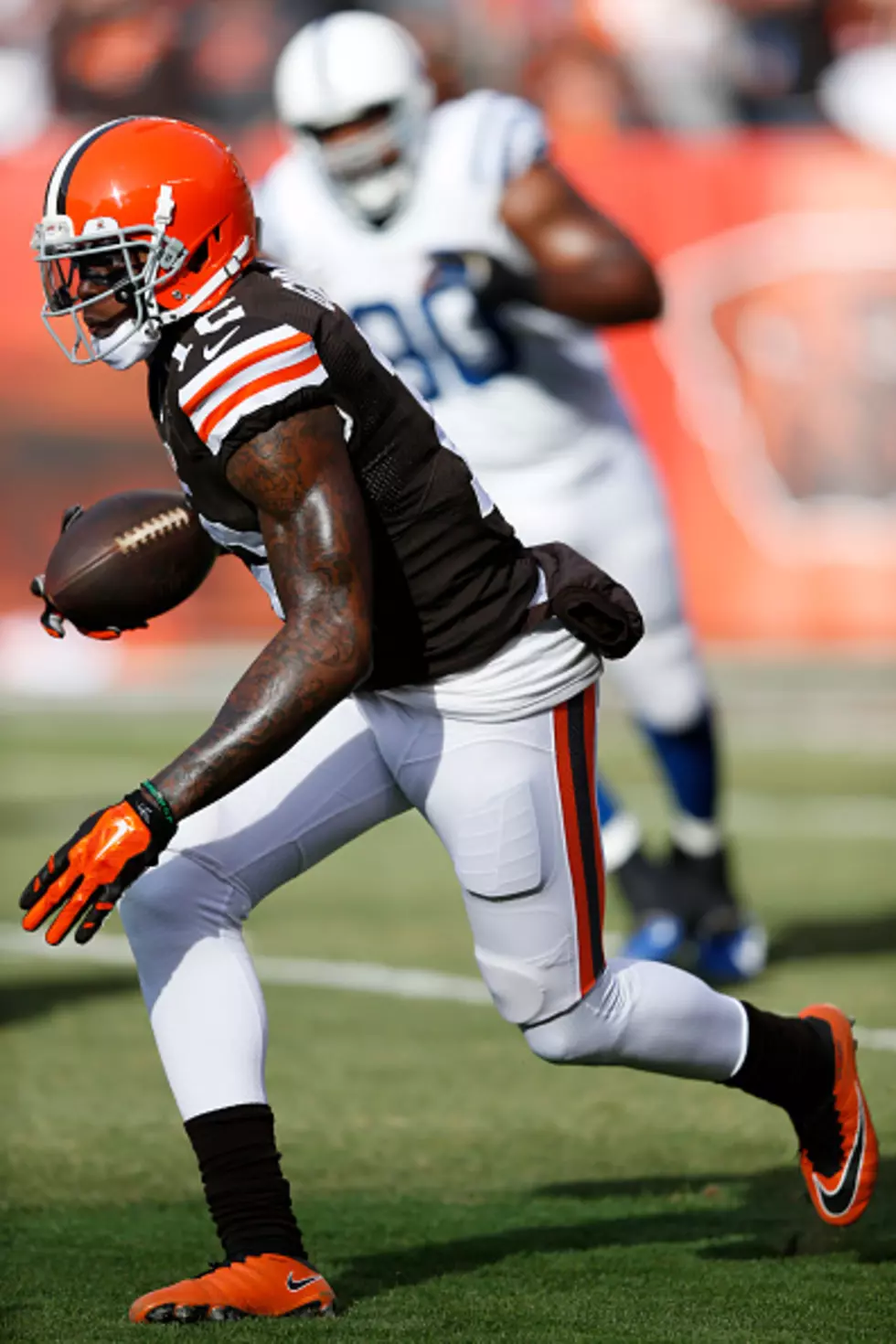 NFL Suspends Josh Gordon For 2015 Season