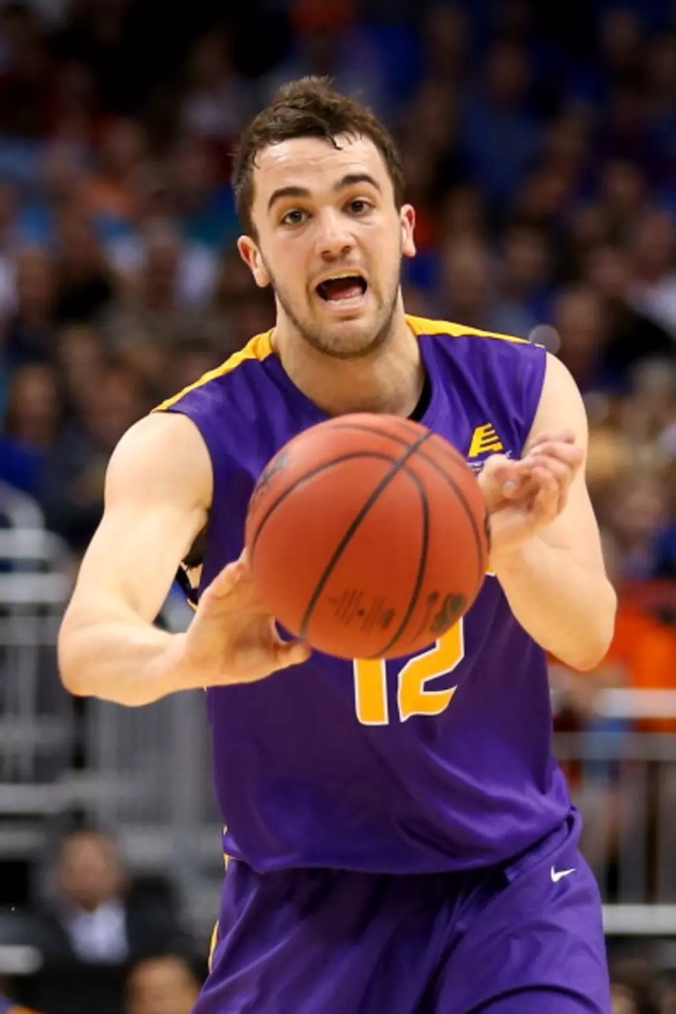 Hooley Returns to UAlbany Basketball Team