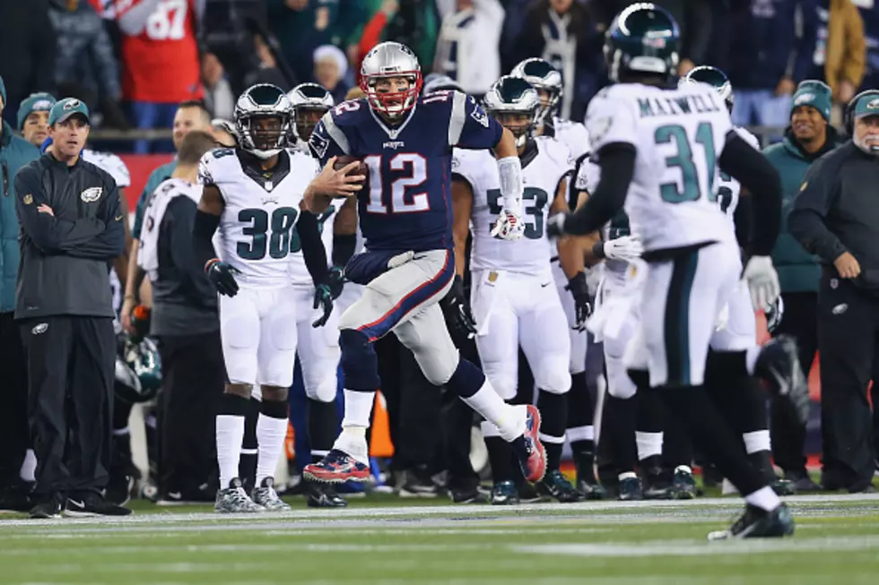 Tom Brady Catches 36-Yard Pass (VIDEO)