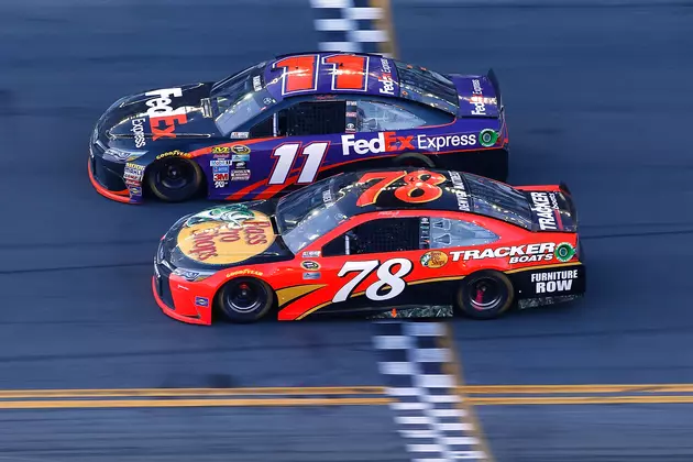 Hamlin Edges Truex Jr. At Daytona