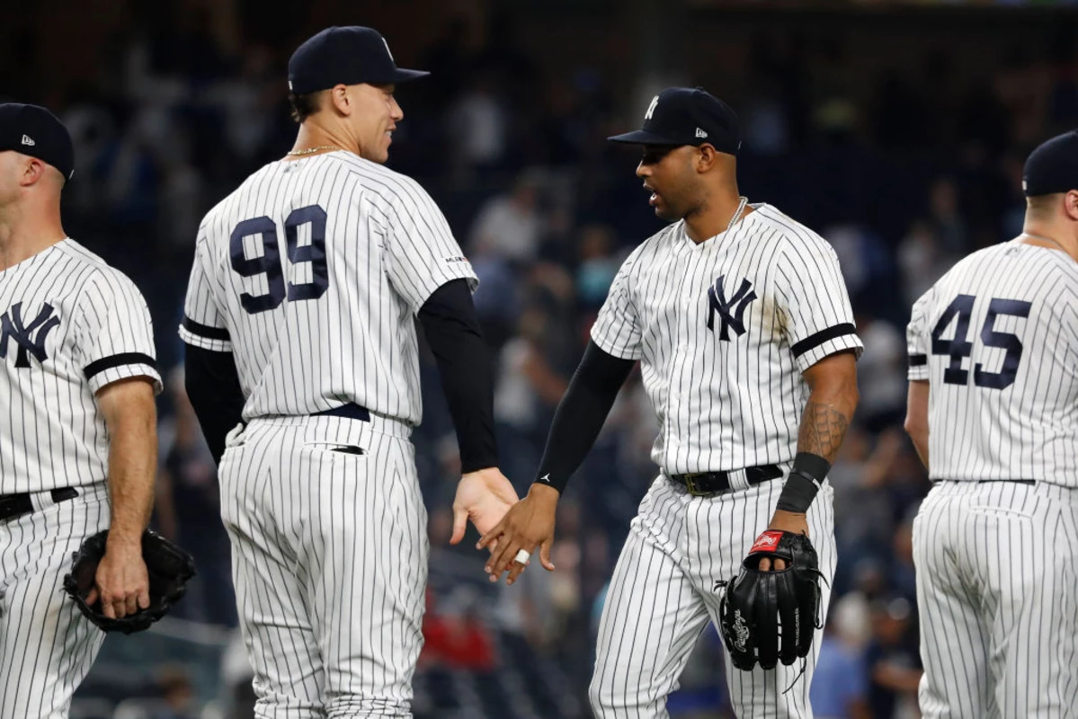 the yankees wear pinstripes