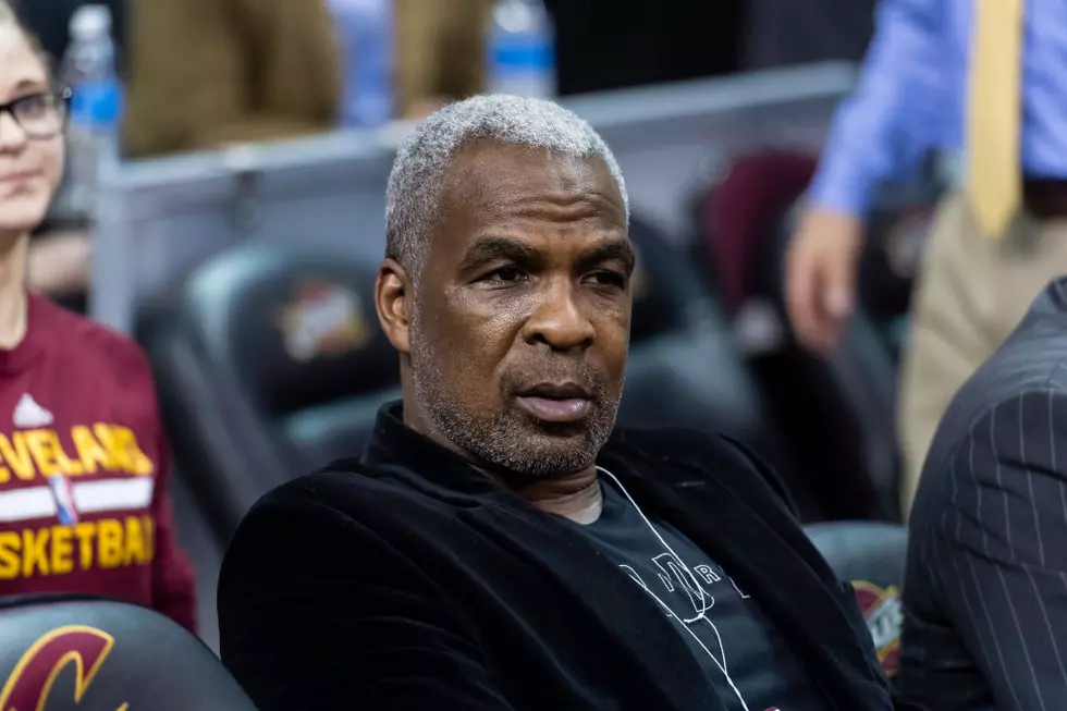 Charles Oakley Continues To Distance Himself From Knicks Fans