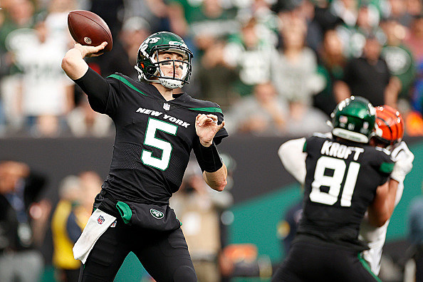 Mike White solidifies standing as Jets' QB even in defeat