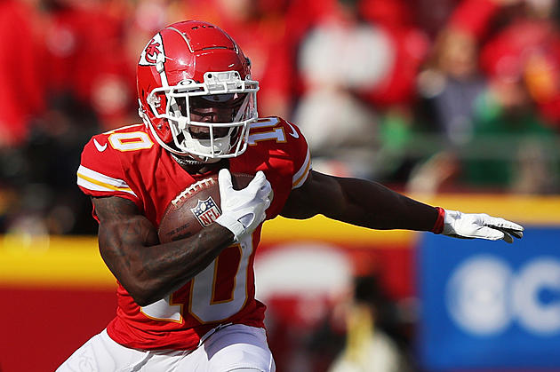 Report: Jets matched Dolphins' Tyreek Hill contract offer