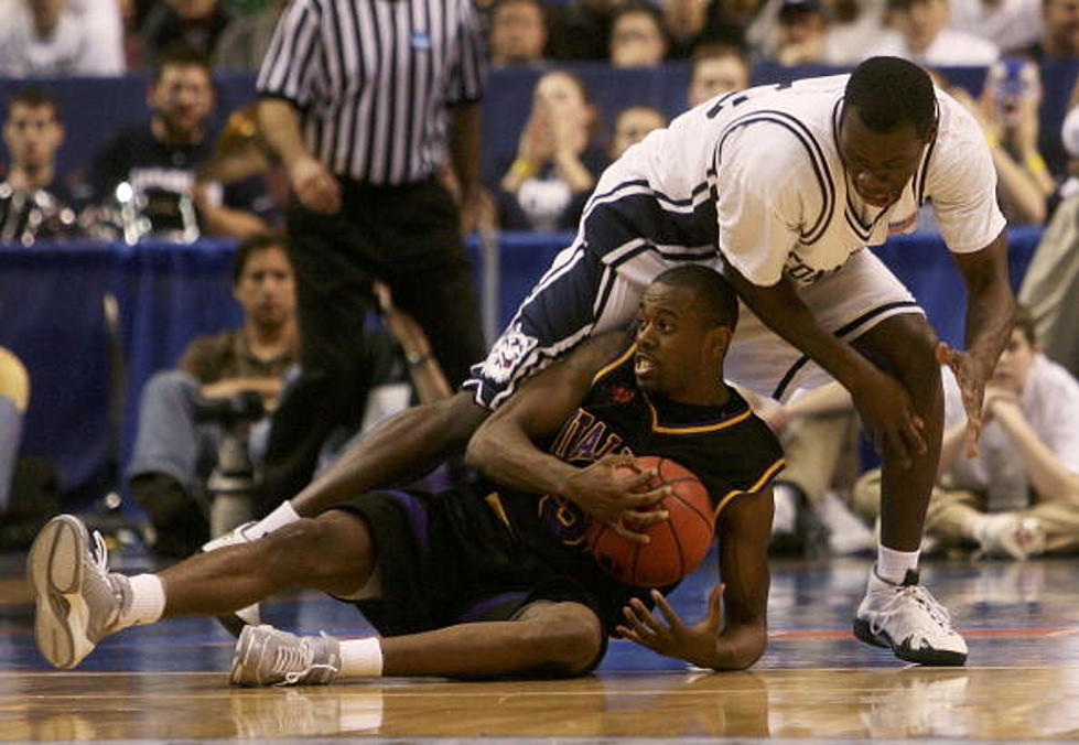 16 Years Ago on March 17th #16 Albany Almost Took Down #1 UConn