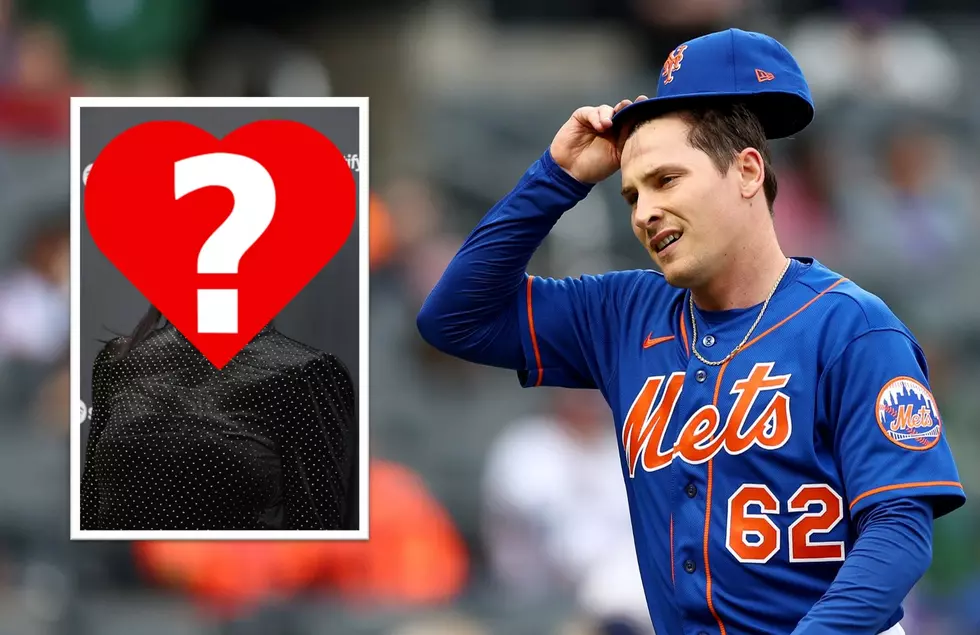 Is it Love? NY Mets&#8217; Fans Help Drew Smith Court SI Model on Twitter