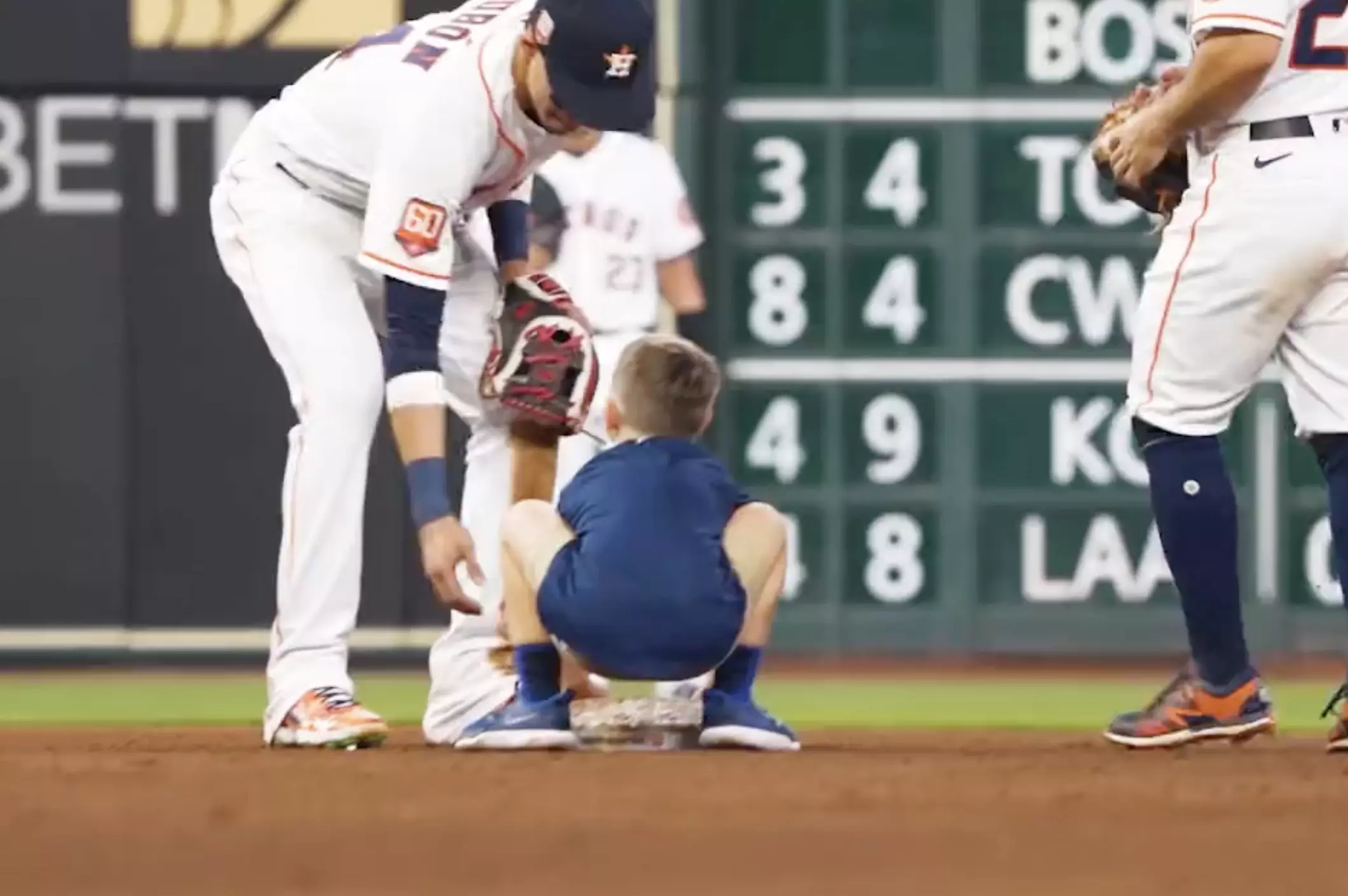 Houston Astros: The 6-year-old tried to steal second base