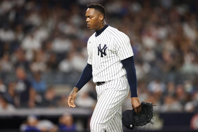 Aroldis Chapman pink yankees jersey is back with the Yankees; how much can  they trust him?