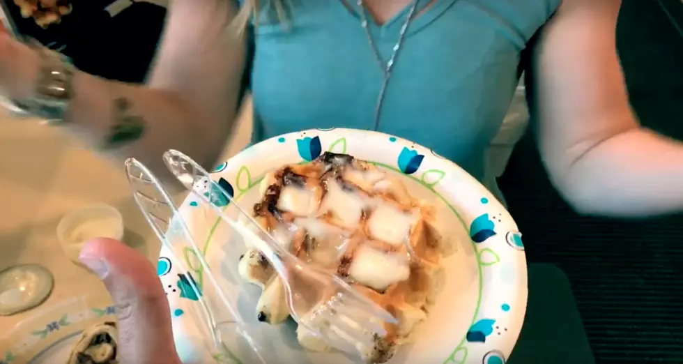 How To Make Yummy Cinnamon Roll Waffles! {Video}