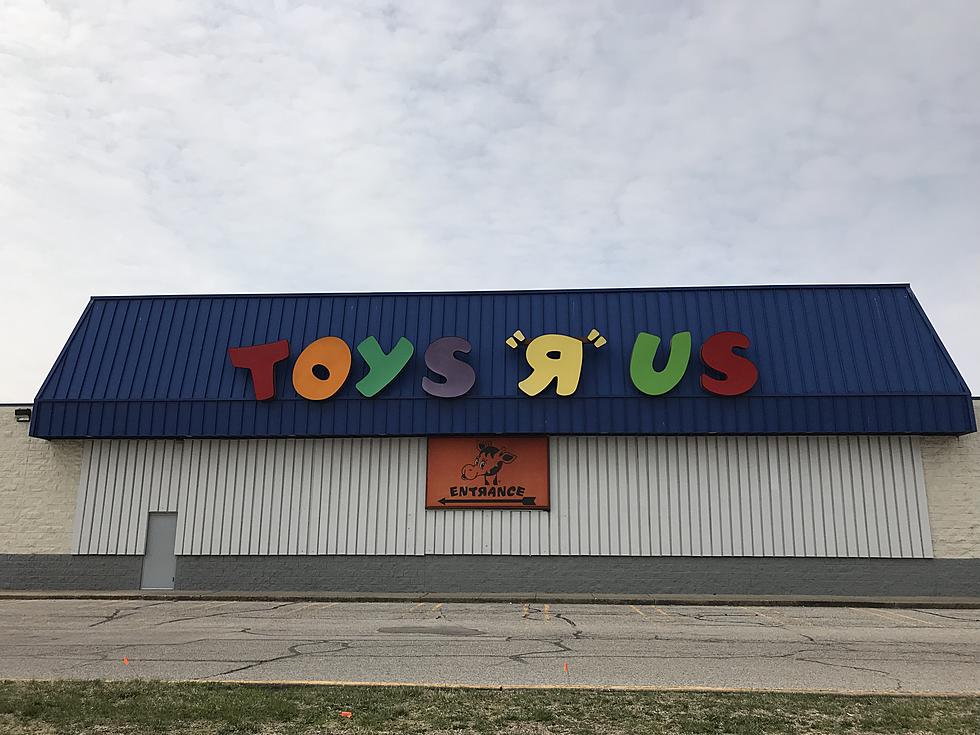 5 Signs The Evansville Toys R Us Is Closing, And 1 That It Isn't