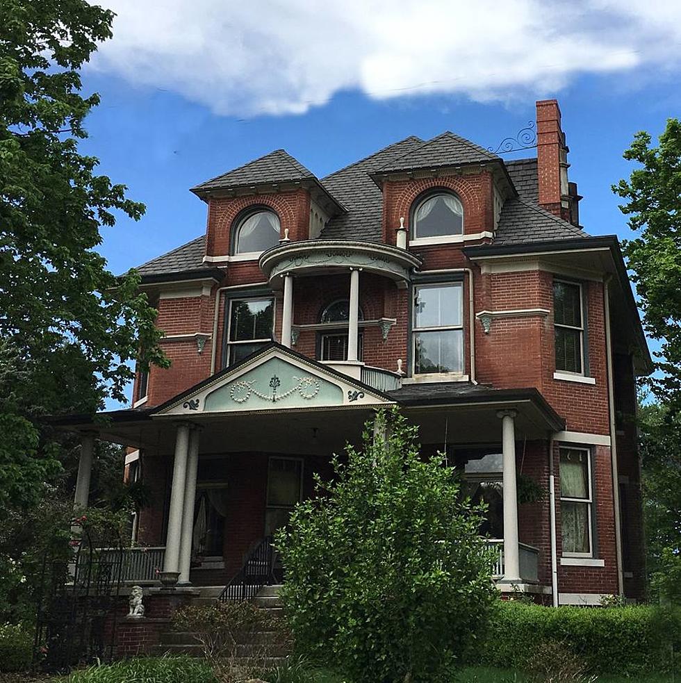 Ring in 2020 with Your Entire Family in a Victorian Mansion