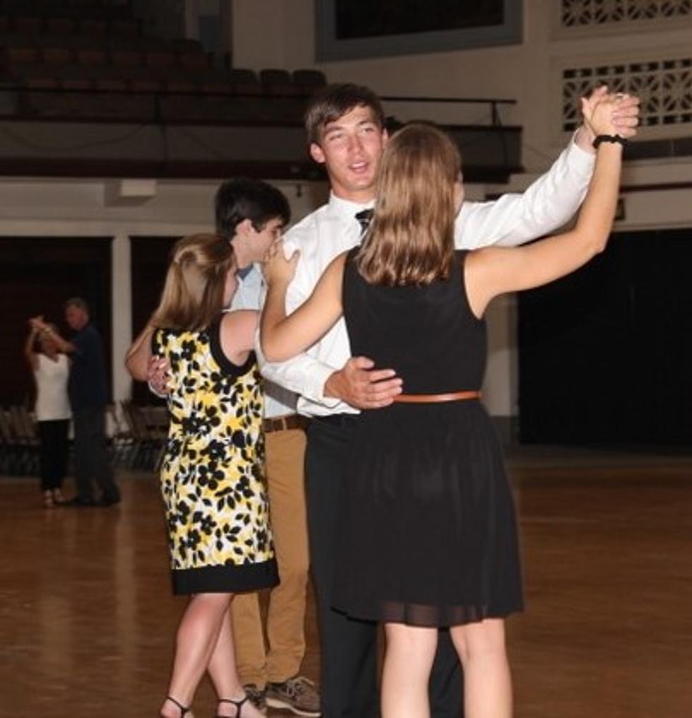 Join the Metro Ballroom Dance Club for Lessons & Dancing