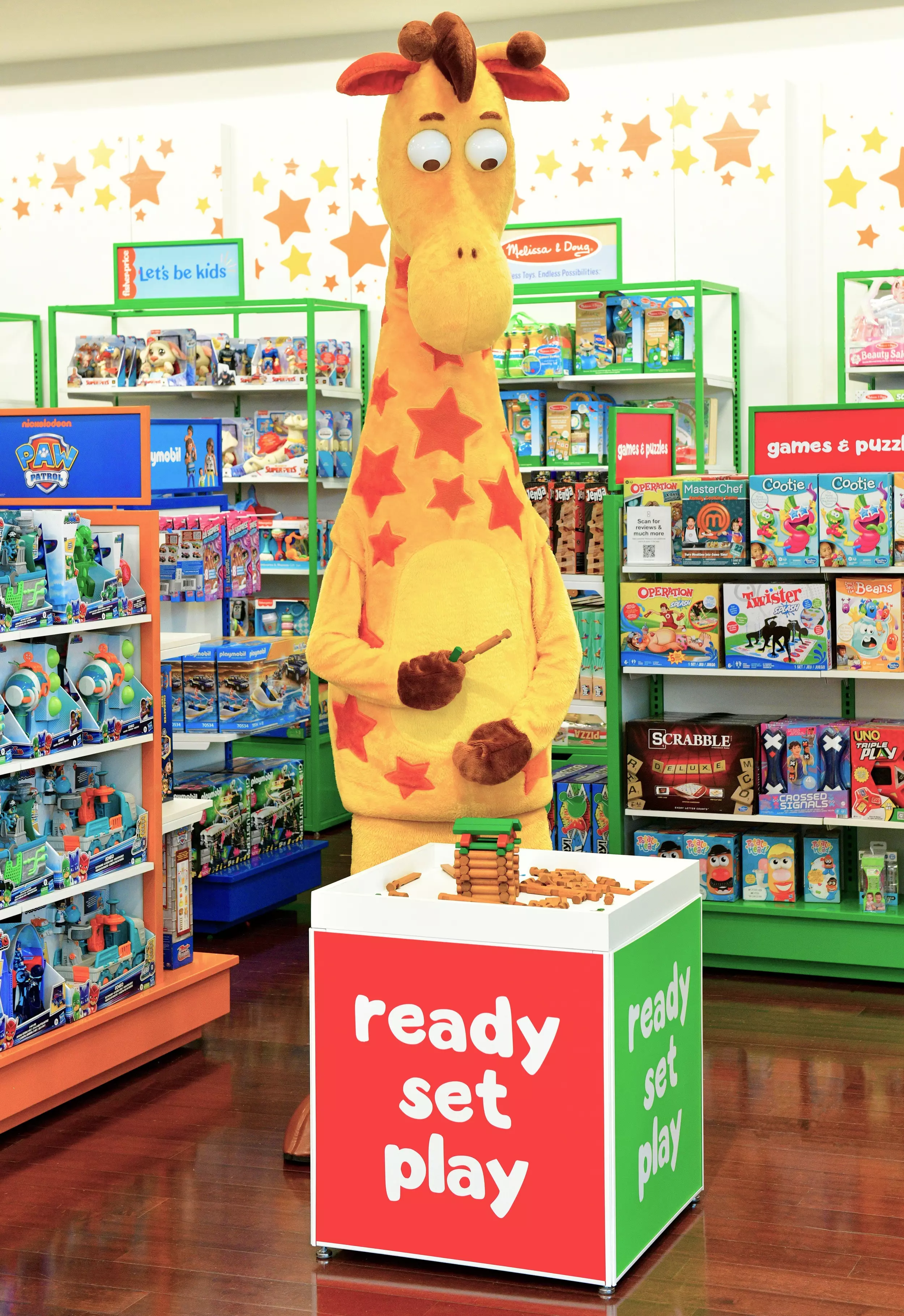 Toys R Us Shops Coming to Every Macy's in America 2022