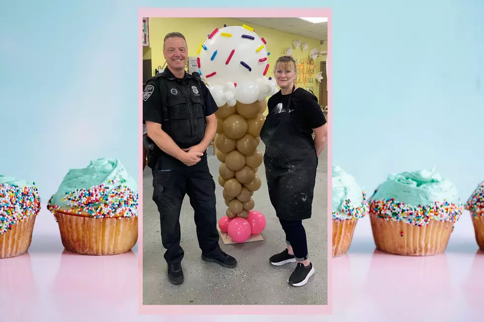 Evansville, Indiana Bakery Connecting The Community With Local Police Through Cupcakes