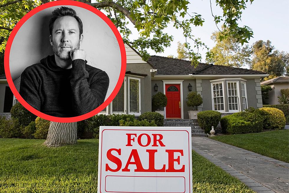 Is Actor Michael Rosenbaum Really House Hunting in Newburgh, Indiana?