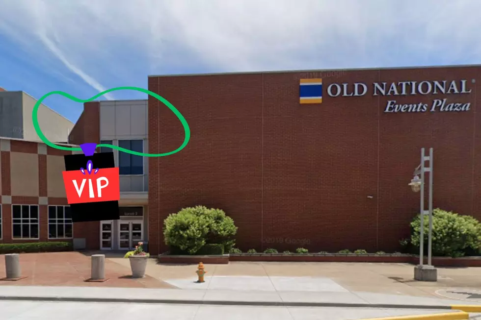 PHOTO: evansville horror con vip entrance