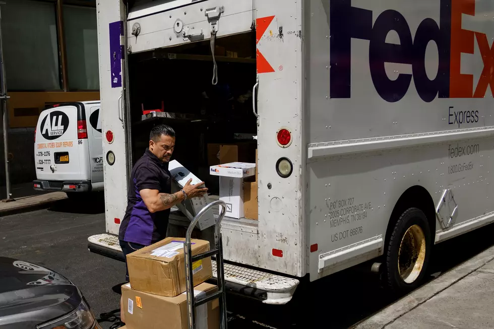 Walgreens & FedEx Thwart Porch Pirates