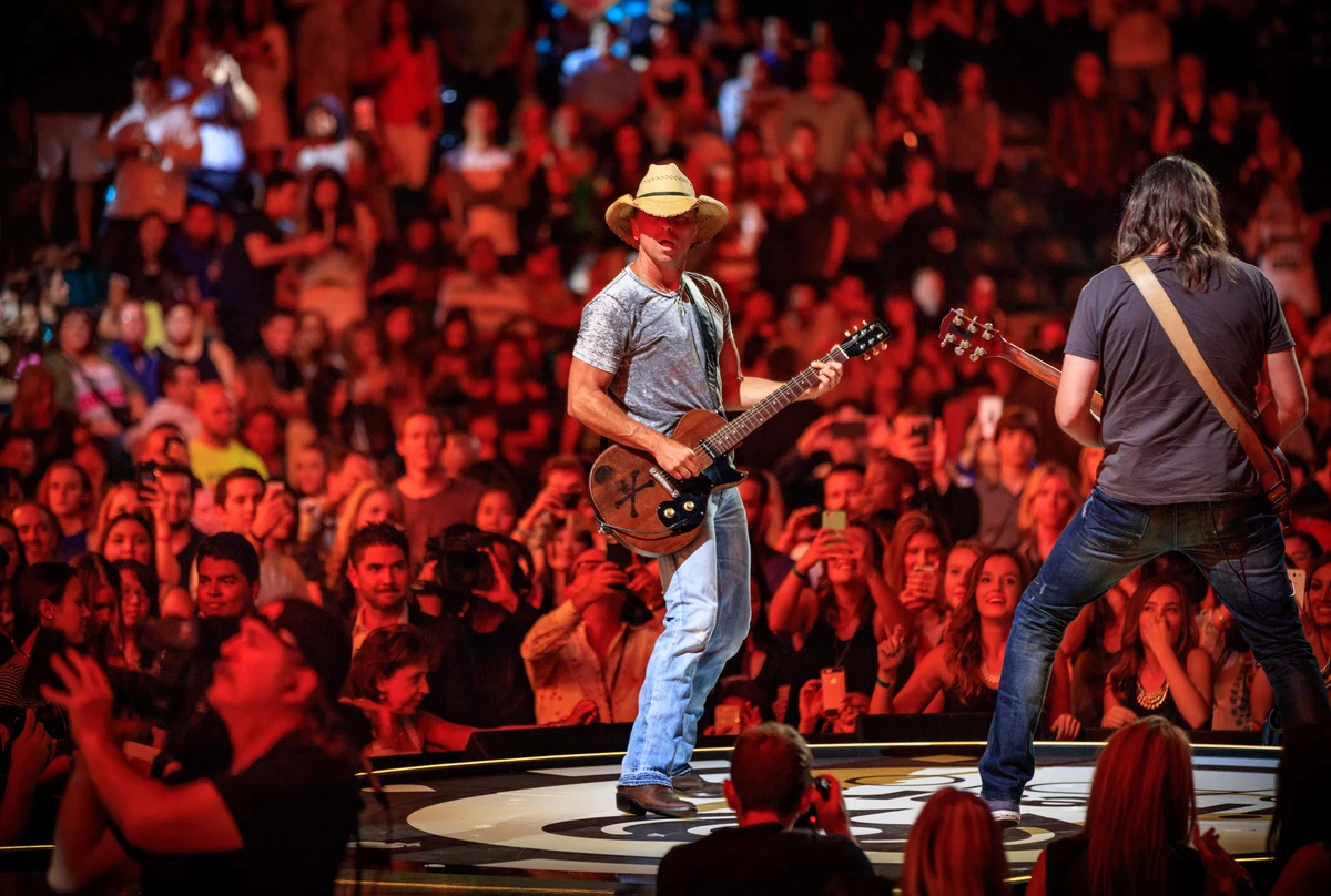 Kenny Chesney To Perform In Moline Illinois In 2023