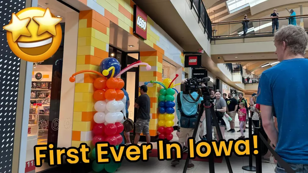 Exclusive Look At Iowa’s First Ever LEGO Store Grand Opening