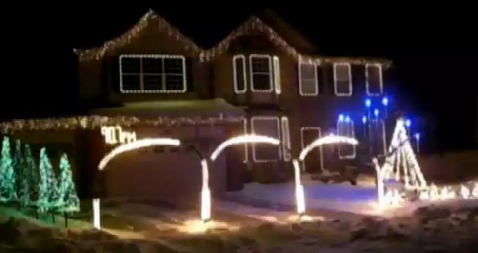 Metallica Christmas Light Display 2011 [VIDEO]