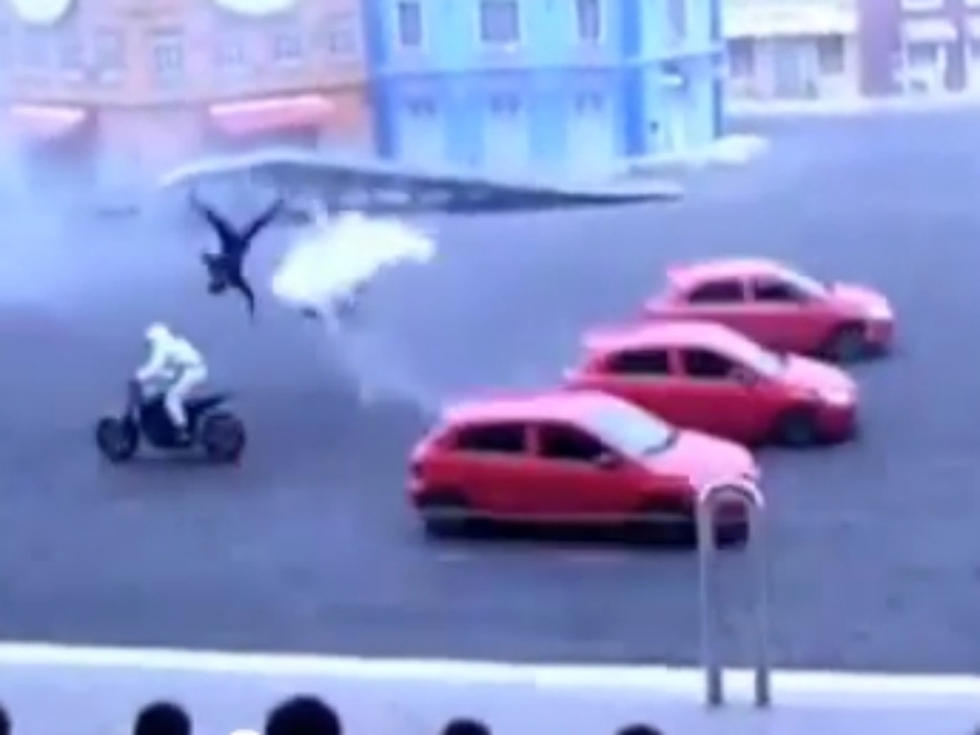 Rider Cheats Death in a Motorcycle Stunt Gone Horribly Wrong [VIDEO]