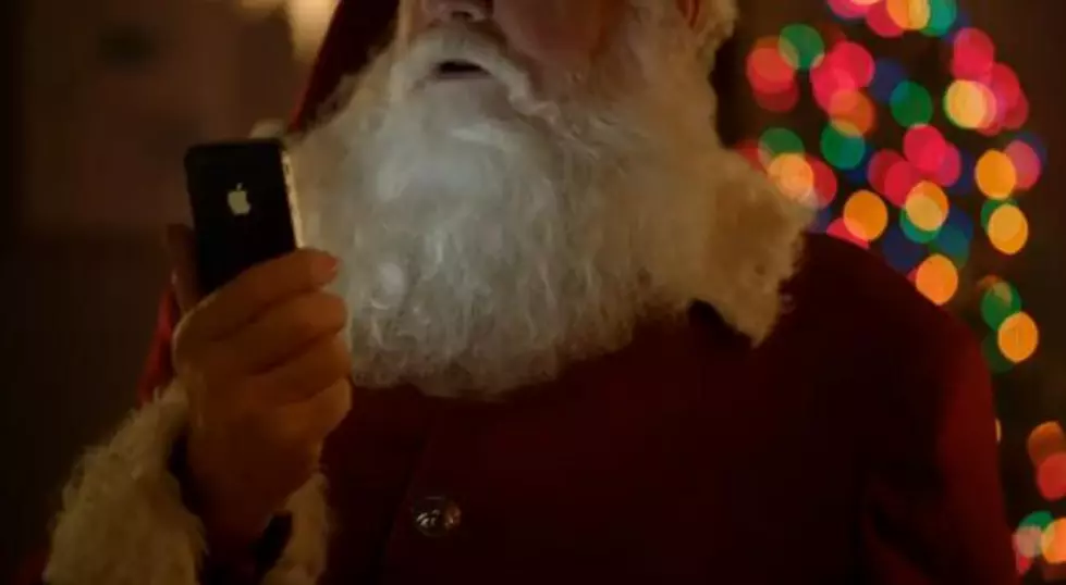 Santa Gets Help This Christmas From The iPhone 4s