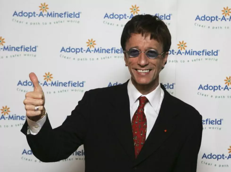 Robin Gibb of Bee Gees Dies at 62